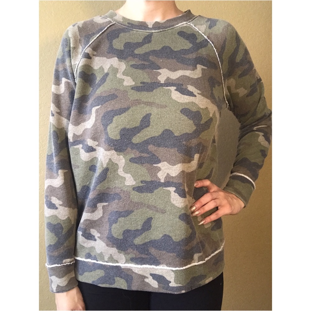 American Eagle Camo Sweatshirt